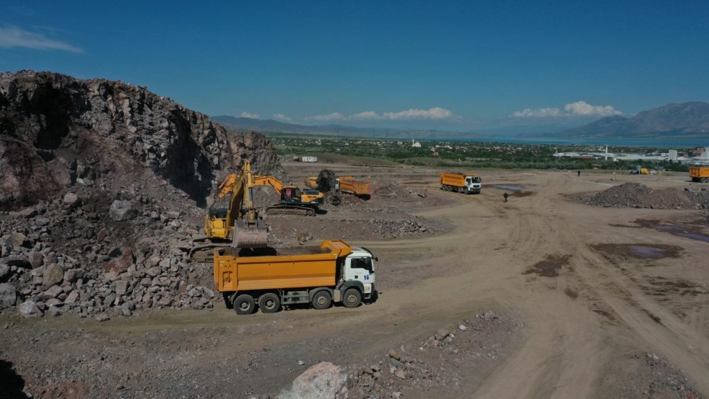 Özel Fantezi İplik Çalışmalara Hız Verdi