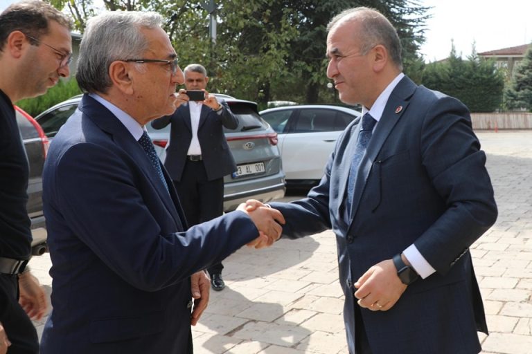 Elazığ Valisi Numan Hatipoğlu OSB Yönetim Kurulu Başkanımız Suat Öztürk ve Yönetim Kurulu Ziyaret Etti