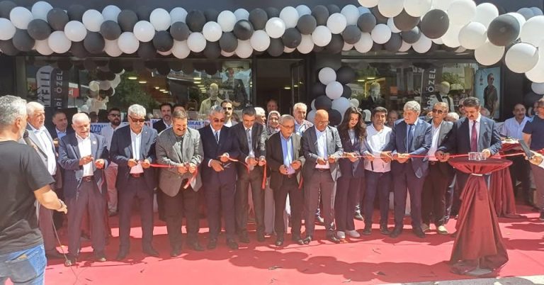 Başkanımız Suat Öztürk Sabri Özel’in Açılışına Katıldı