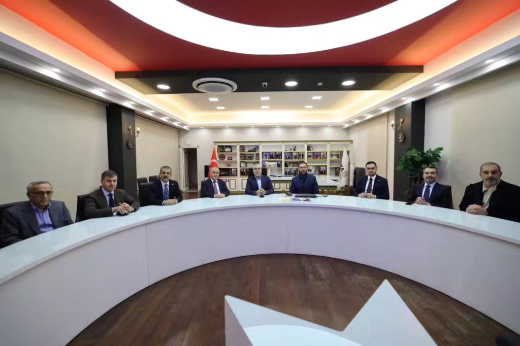 Çalışma ve Sosyal Güvenlik Bakanımız Sayın Vedat Işıkhan’ı Saka Holdingde Ağırladık