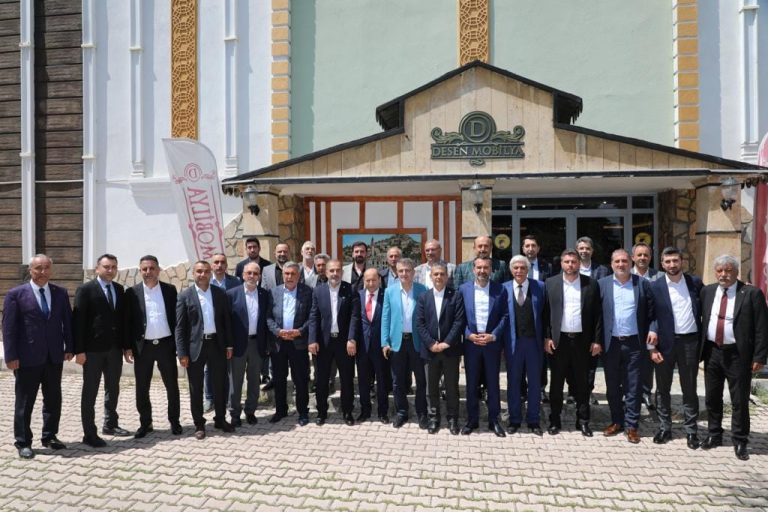İl Protokolü Desen Mobilya’yı Ziyaret Etti