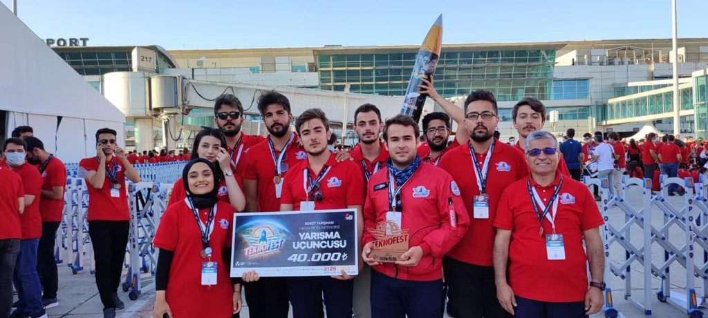 TRoket Takımı Teknofest yarışmasında yüksek irtifa kategorisinde 3. oldu